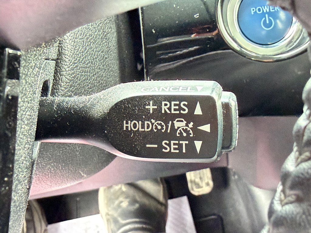 2021 Toyota Prius AWD GROUPE TECHNO / 33.000KM WOW / LA TOTALE !!! / in Thetford Mines, Quebec - 39 - w1024h768px