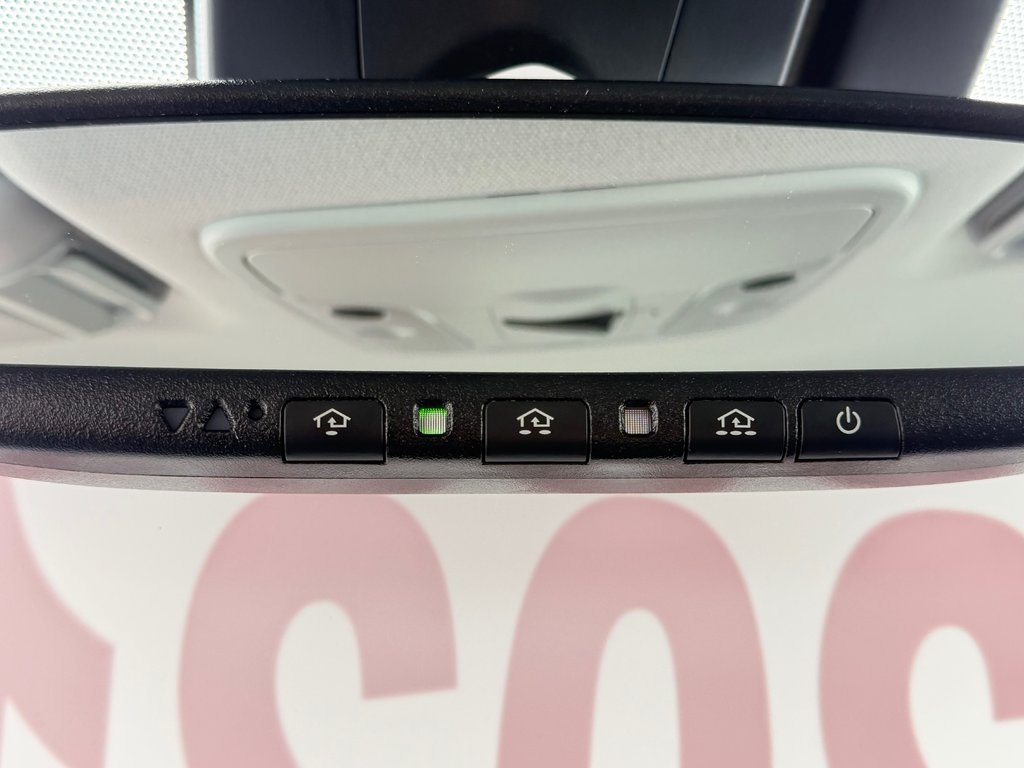 2021 Toyota Prius AWD GROUPE TECHNO / 33.000KM WOW / LA TOTALE !!! / in Thetford Mines, Quebec - 56 - w1024h768px