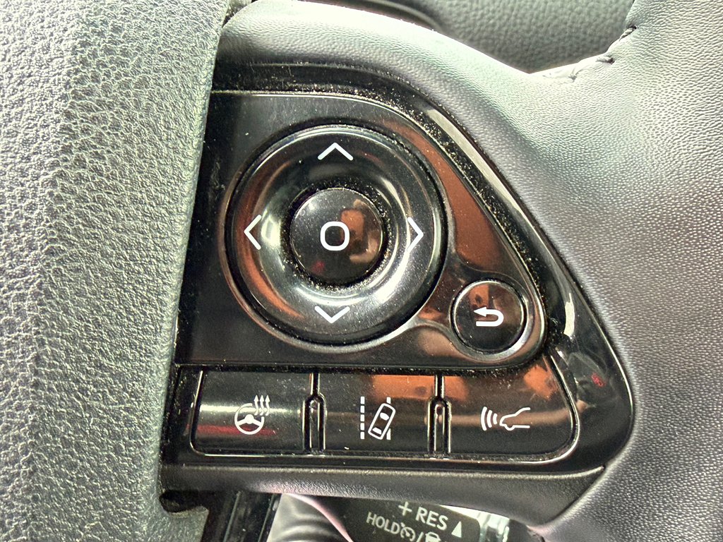 2021 Toyota Prius AWD GROUPE TECHNO / 33.000KM WOW / LA TOTALE !!! / in Thetford Mines, Quebec - 38 - w1024h768px