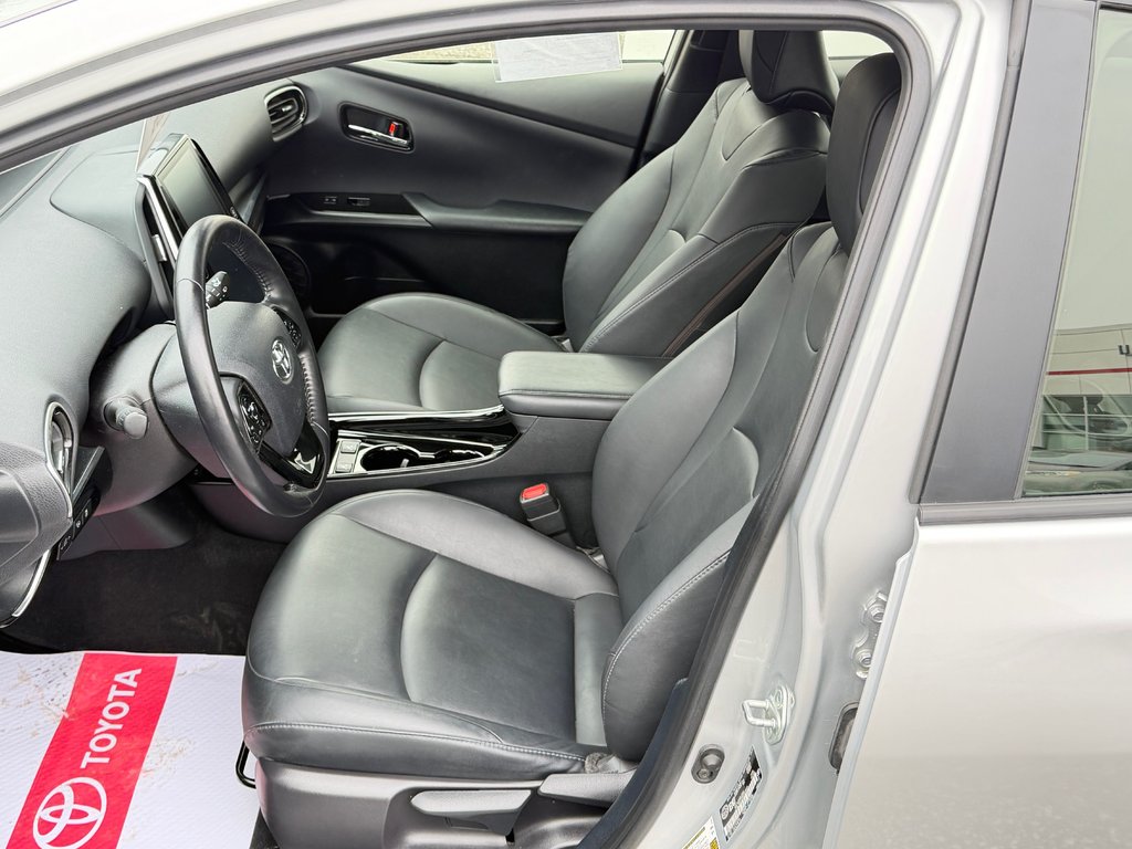 2021 Toyota Prius AWD GROUPE TECHNO / 33.000KM WOW / LA TOTALE !!! / in Thetford Mines, Quebec - 31 - w1024h768px