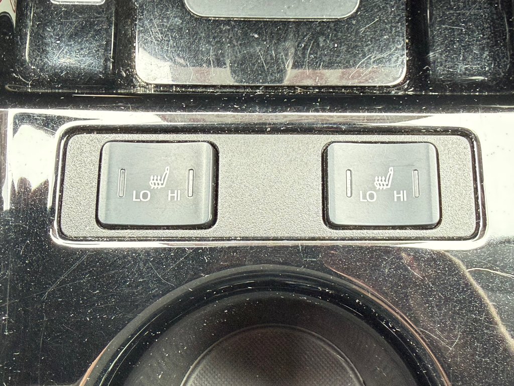 2021 Toyota Prius AWD GROUPE TECHNO / 33.000KM WOW / LA TOTALE !!! / in Thetford Mines, Quebec - 50 - w1024h768px