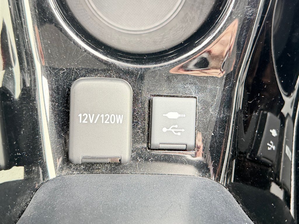 2021 Toyota Prius AWD GROUPE TECHNO / 33.000KM WOW / LA TOTALE !!! / in Thetford Mines, Quebec - 52 - w1024h768px