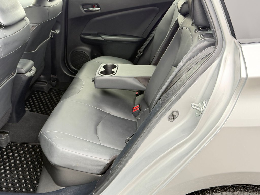 2021 Toyota Prius AWD GROUPE TECHNO / 33.000KM WOW / LA TOTALE !!! / in Thetford Mines, Quebec - 59 - w1024h768px