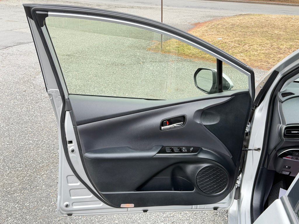 2021 Toyota Prius AWD GROUPE TECHNO / 33.000KM WOW / LA TOTALE !!! / in Thetford Mines, Quebec - 29 - w1024h768px