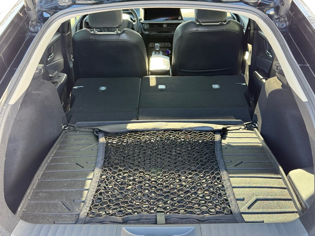 Toyota Prius LIMITED AWD / PEA 13-04-29=100KM / HYPER RARE ! / 2025 à Thetford Mines, Québec - 68 - w1024h768px