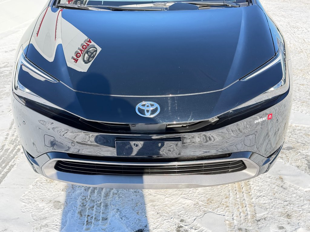 Toyota Prius LIMITED AWD / PEA 13-04-29=100KM / HYPER RARE ! / 2025 à Thetford Mines, Québec - 12 - w1024h768px