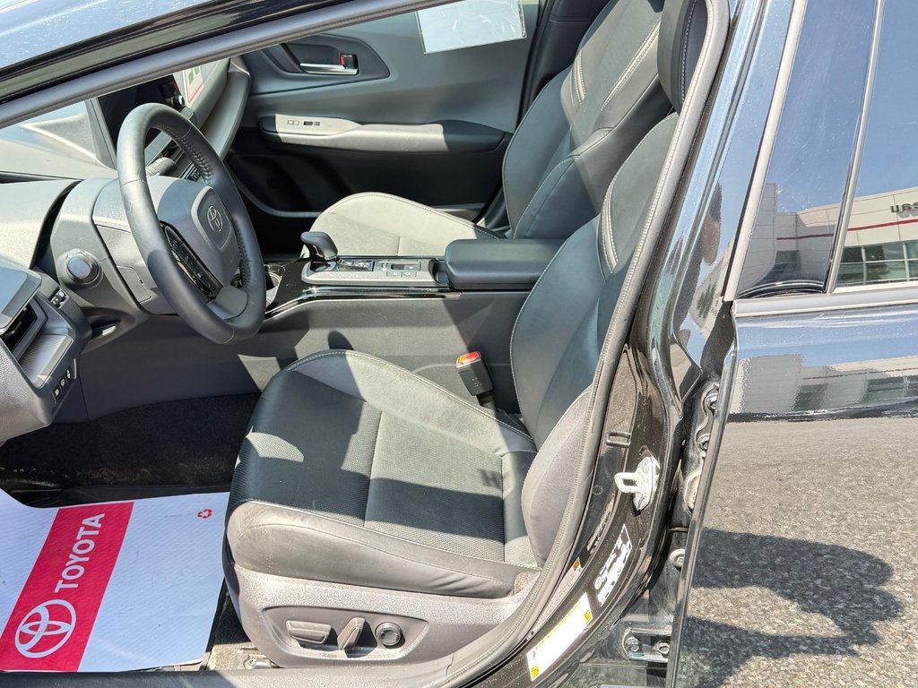 2025 Toyota Prius LIMITED AWD / PEA 13-04-29=100KM / HYPER RARE ! / in Thetford Mines, Quebec - 34 - w1024h768px