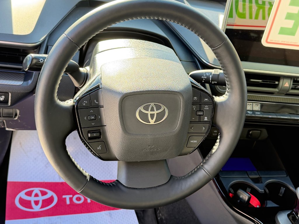 Toyota Prius LIMITED AWD / PEA 13-04-29=100KM / HYPER RARE ! / 2025 à Thetford Mines, Québec - 35 - w1024h768px