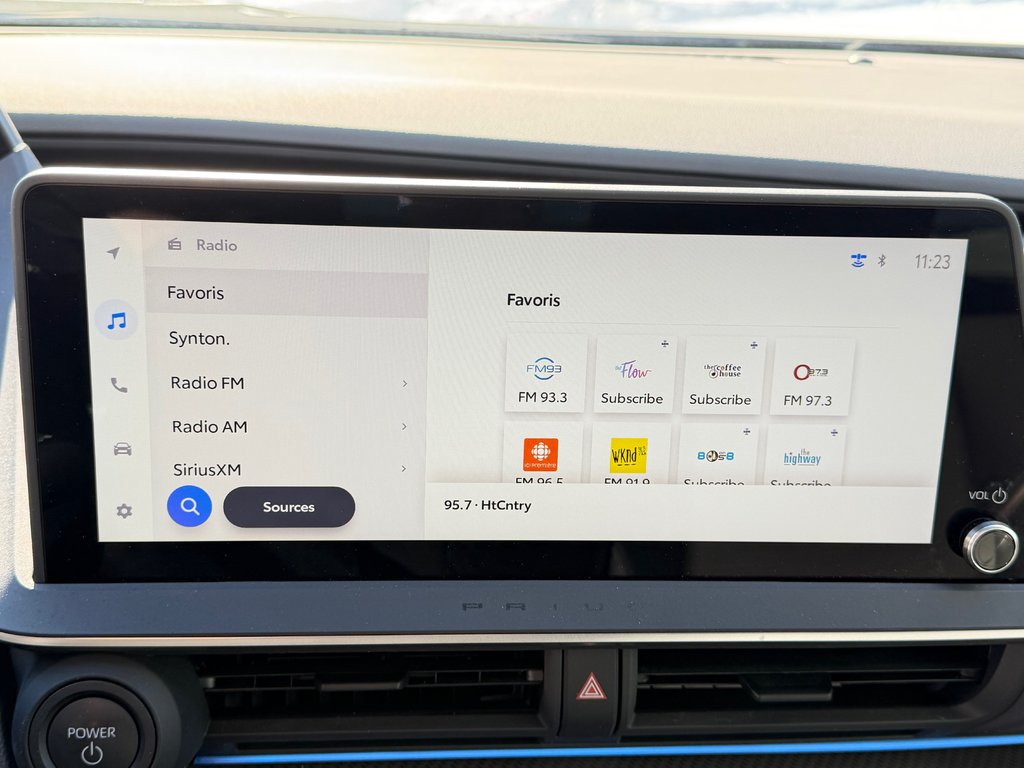 Toyota Prius LIMITED AWD / PEA 13-04-29=100KM / HYPER RARE ! / 2025 à Thetford Mines, Québec - 41 - w1024h768px