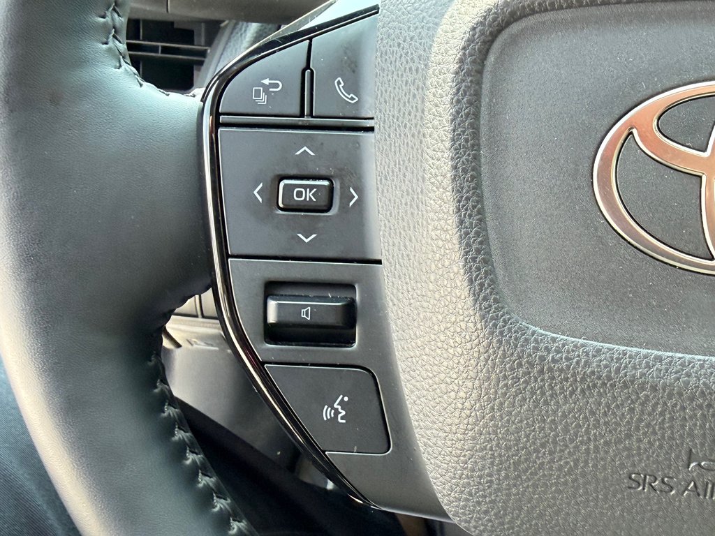 2025 Toyota Prius LIMITED AWD / PEA 13-04-29=100KM / HYPER RARE ! / in Thetford Mines, Quebec - 41 - w1024h768px