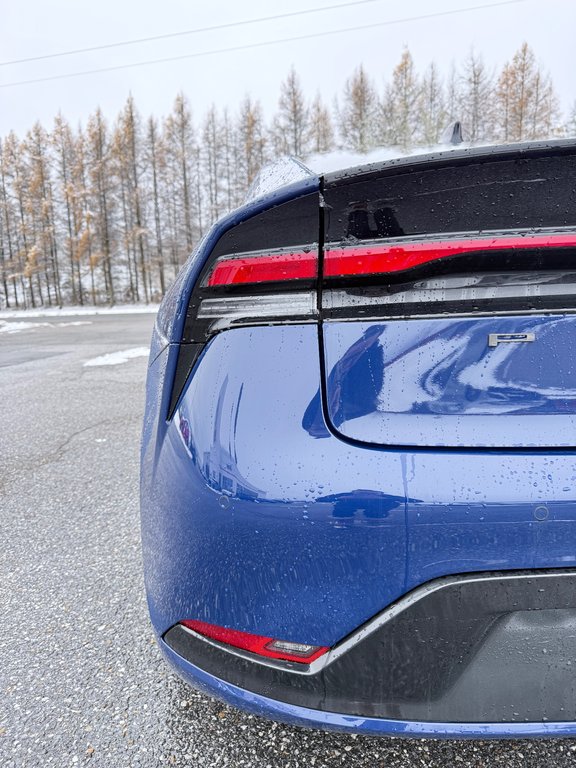 Toyota Prius XLE HYBRIDE AWD 2026 à Thetford Mines, Québec - 14 - w1024h768px