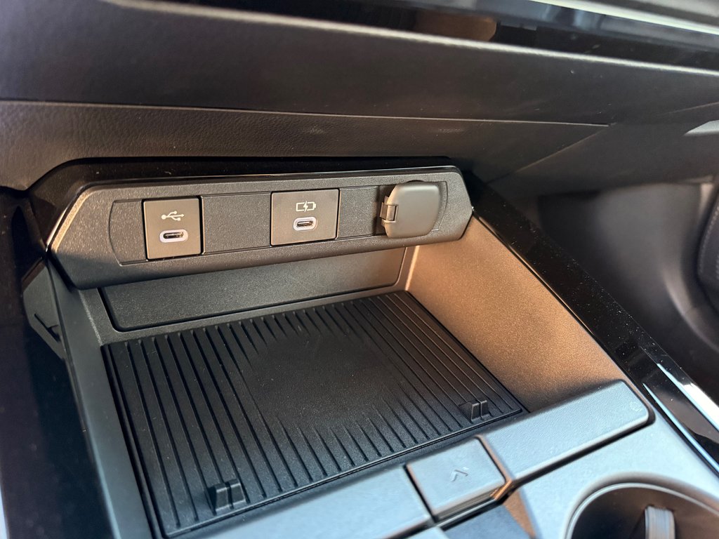 2026 Toyota Prius XLE HYBRIDE AWD in Thetford Mines, Quebec - 23 - w1024h768px