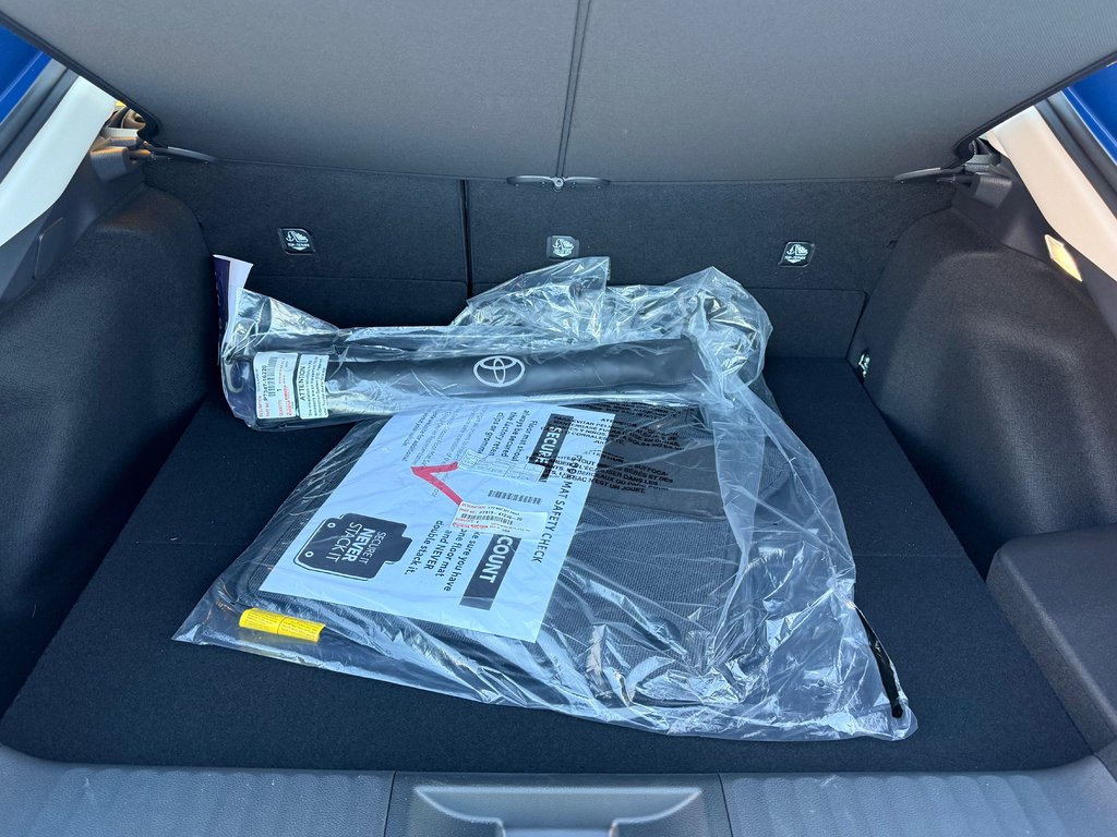 2026 Toyota Prius XLE HYBRIDE AWD in Thetford Mines, Quebec - 27 - w1024h768px