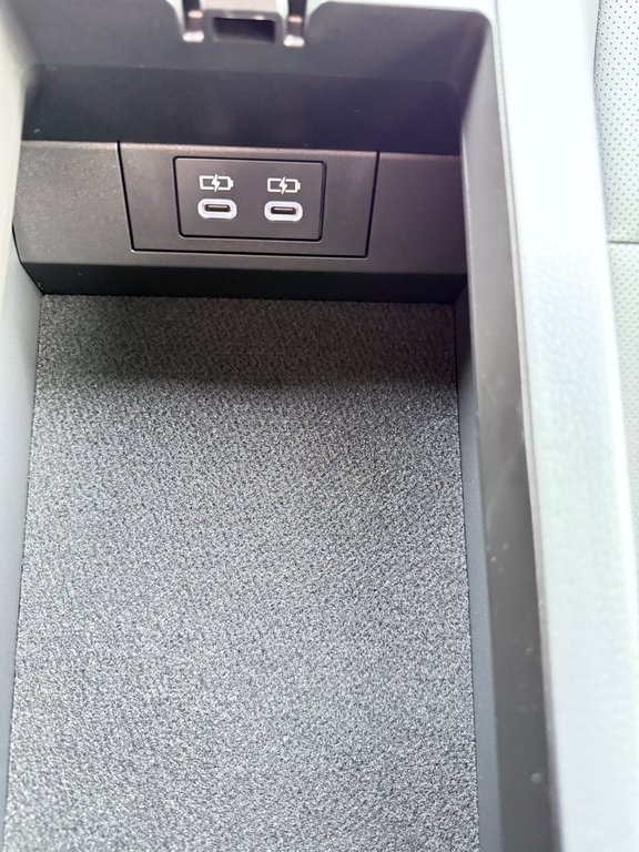 Toyota Prius XLE HYBRIDE AWD 2026 à Thetford Mines, Québec - 33 - w1024h768px