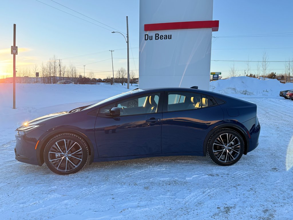 2026 Toyota Prius XLE HYBRIDE AWD in Thetford Mines, Quebec - 9 - w1024h768px