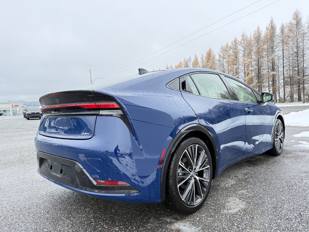Toyota Prius XLE HYBRIDE AWD 2026 à Thetford Mines, Québec - 4 - w1024h768px