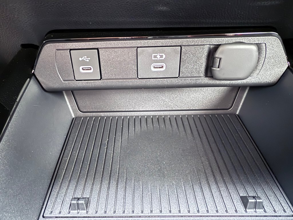 Toyota Prius XLE HYBRIDE AWD 2026 à Thetford Mines, Québec - 30 - w1024h768px