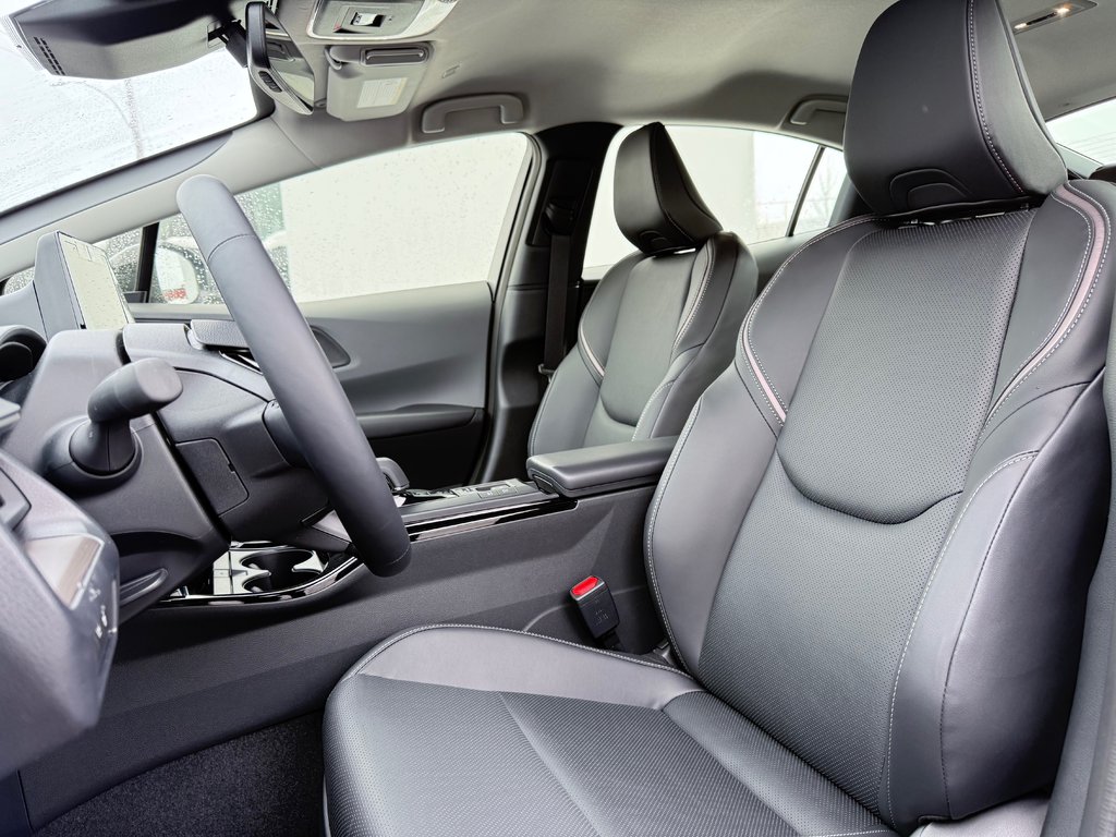 Toyota Prius XLE HYBRIDE AWD 2026 à Thetford Mines, Québec - 18 - w1024h768px
