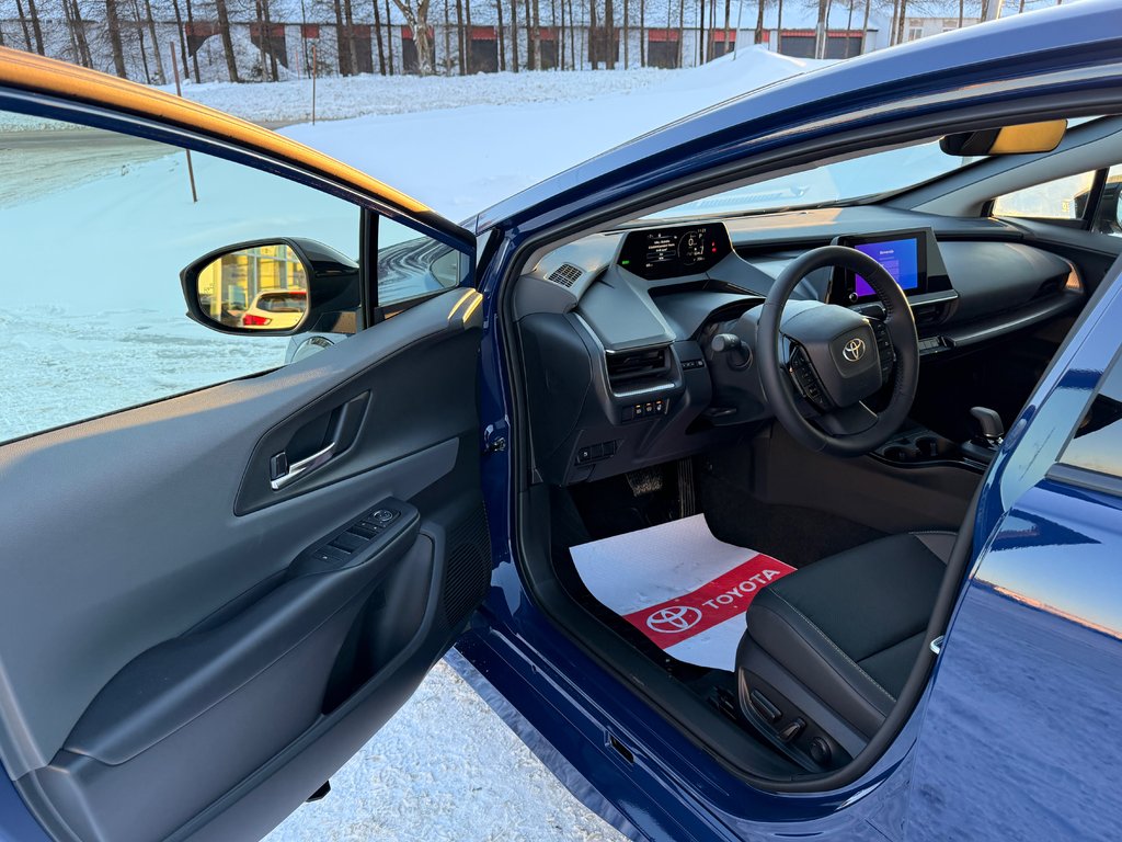 2026 Toyota Prius XLE HYBRIDE AWD in Thetford Mines, Quebec - 13 - w1024h768px