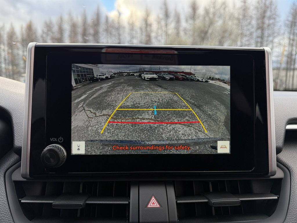 2025 Toyota RAV4 Plug-In Hybrid SE in Thetford Mines, Quebec - 28 - w1024h768px