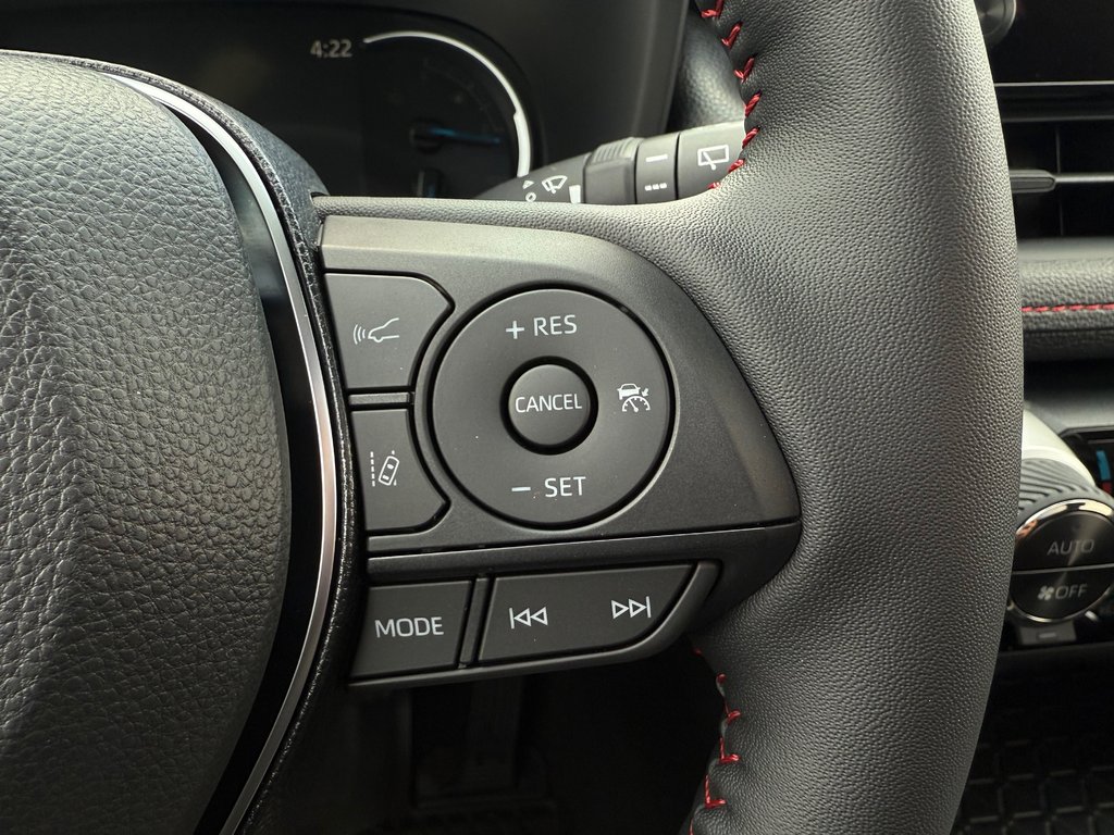 2025 Toyota RAV4 Plug-In Hybrid SE in Thetford Mines, Quebec - 25 - w1024h768px