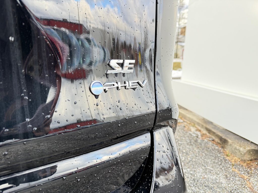 2025 Toyota RAV4 Plug-In Hybrid SE in Thetford Mines, Quebec - 14 - w1024h768px