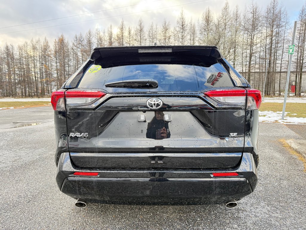 2025 Toyota RAV4 Plug-In Hybrid SE in Thetford Mines, Quebec - 6 - w1024h768px