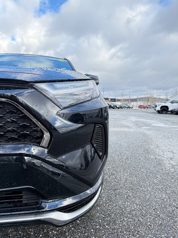 2025 Toyota RAV4 Plug-In Hybrid SE in Thetford Mines, Quebec - 9 - w1024h768px