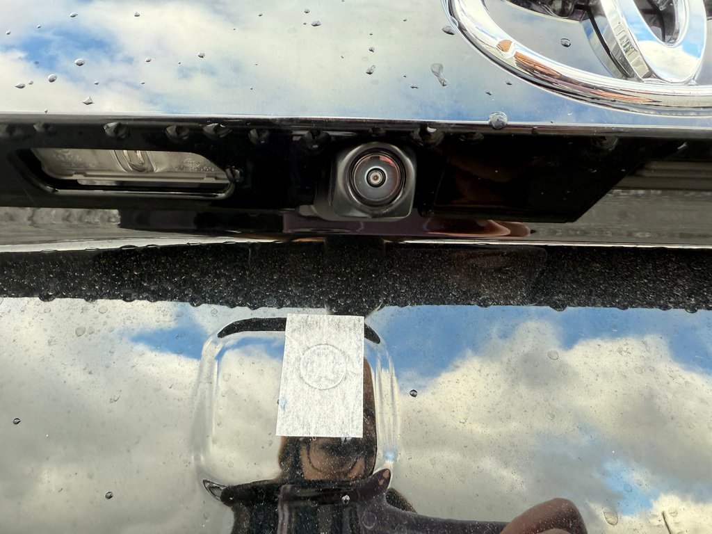 2025 Toyota RAV4 Plug-In Hybrid SE in Thetford Mines, Quebec - 15 - w1024h768px