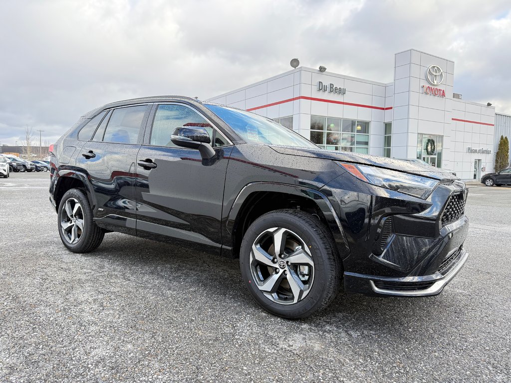 2025 Toyota RAV4 Plug-In Hybrid SE in Thetford Mines, Quebec - 3 - w1024h768px