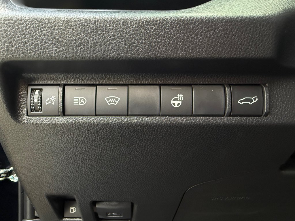 2025 Toyota RAV4 Plug-In Hybrid SE in Thetford Mines, Quebec - 22 - w1024h768px