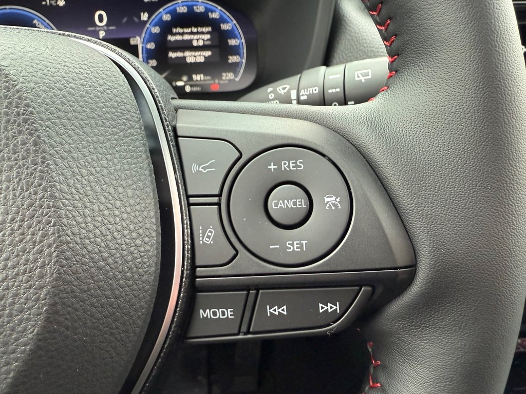 2025 Toyota RAV4 Plug-In Hybrid XSE in Thetford Mines, Quebec - 24 - w1024h768px