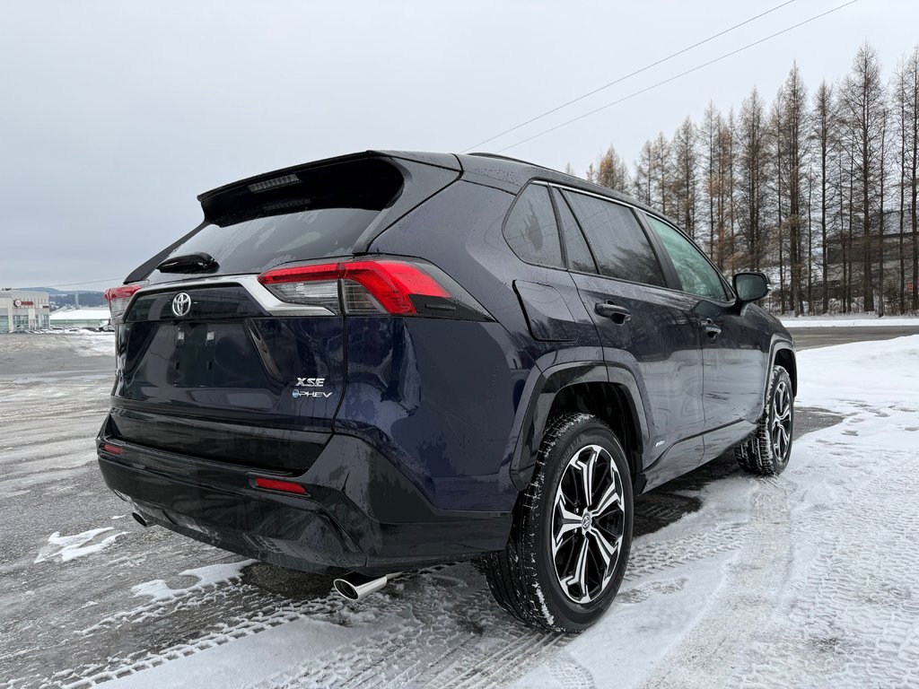 2025 Toyota RAV4 Plug-In Hybrid XSE in Thetford Mines, Quebec - 5 - w1024h768px
