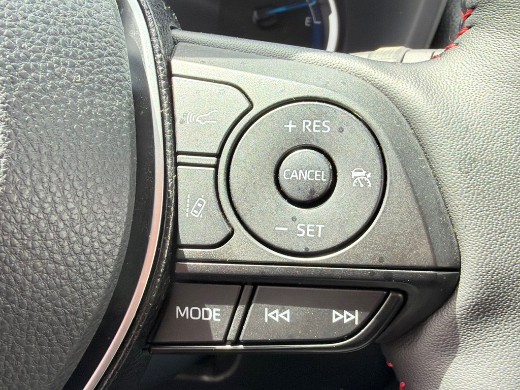 2025 Toyota RAV4 Plug-In Hybrid SE AWD / 17.000KM WOW ! /(+/- 68KM AUTONOMIE ) / in Thetford Mines, Quebec - 39 - w1024h768px