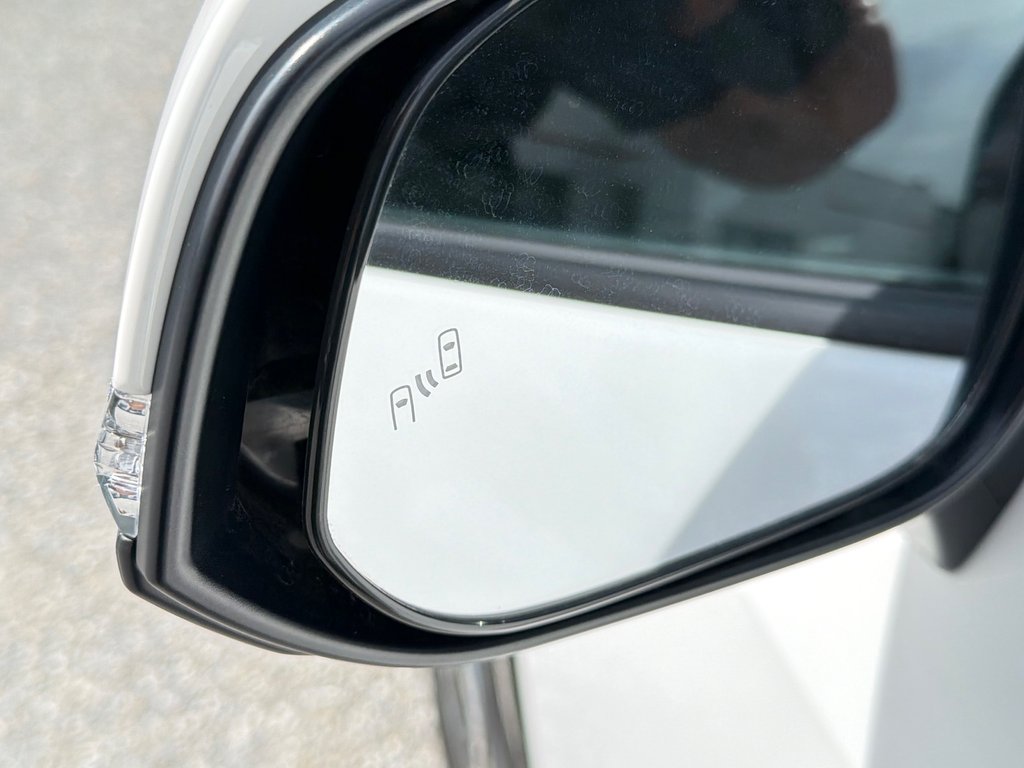 2025 Toyota RAV4 Plug-In Hybrid SE AWD / 17.000KM WOW ! /(+/- 68KM AUTONOMIE ) / in Thetford Mines, Quebec - 27 - w1024h768px