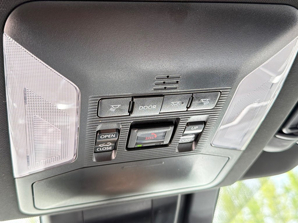 2025 Toyota RAV4 Plug-In Hybrid SE AWD / 17.000KM WOW ! /(+/- 68KM AUTONOMIE ) / in Thetford Mines, Quebec - 55 - w1024h768px