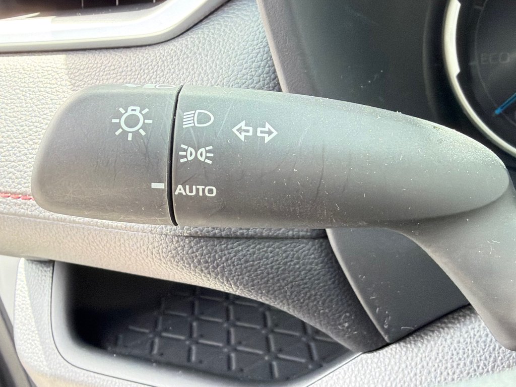 2025 Toyota RAV4 Plug-In Hybrid SE AWD / 17.000KM WOW ! /(+/- 68KM AUTONOMIE ) / in Thetford Mines, Quebec - 38 - w1024h768px