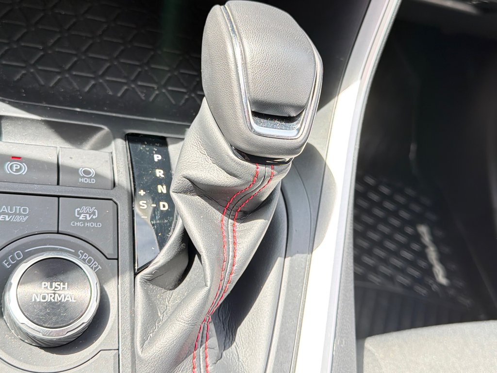 2025 Toyota RAV4 Plug-In Hybrid SE AWD / 17.000KM WOW ! /(+/- 68KM AUTONOMIE ) / in Thetford Mines, Quebec - 48 - w1024h768px