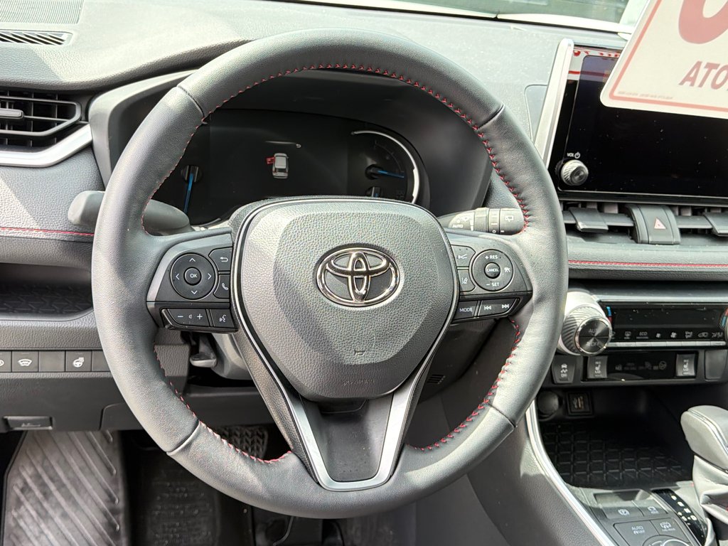 2025 Toyota RAV4 Plug-In Hybrid SE AWD / 17.000KM WOW ! /(+/- 68KM AUTONOMIE ) / in Thetford Mines, Quebec - 36 - w1024h768px