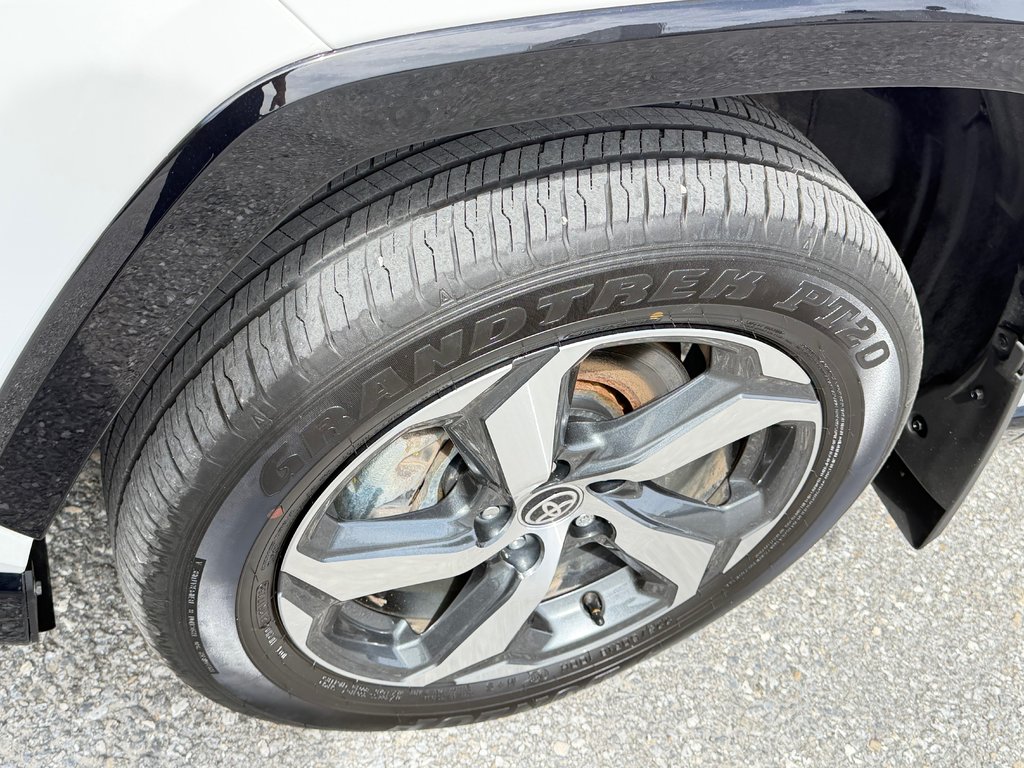 2025 Toyota RAV4 Plug-In Hybrid SE AWD / 17.000KM WOW ! /(+/- 68KM AUTONOMIE ) / in Thetford Mines, Quebec - 13 - w1024h768px