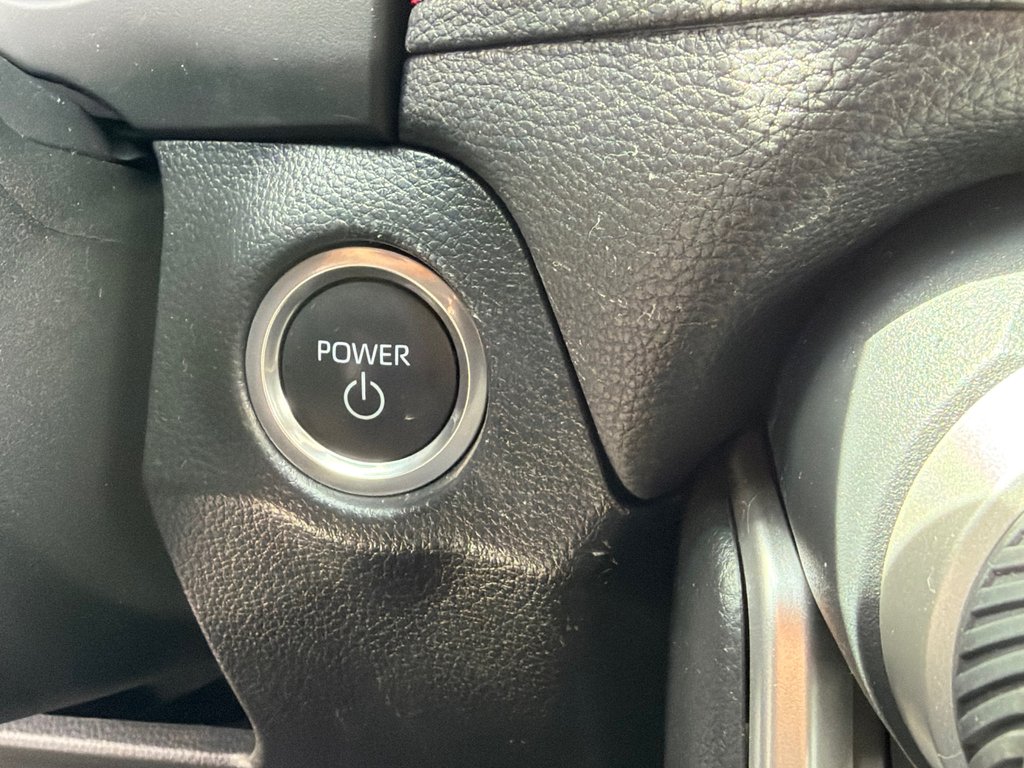 2025 Toyota RAV4 Plug-In Hybrid SE AWD / 17.000KM WOW ! /(+/- 68KM AUTONOMIE ) / in Thetford Mines, Quebec - 42 - w1024h768px