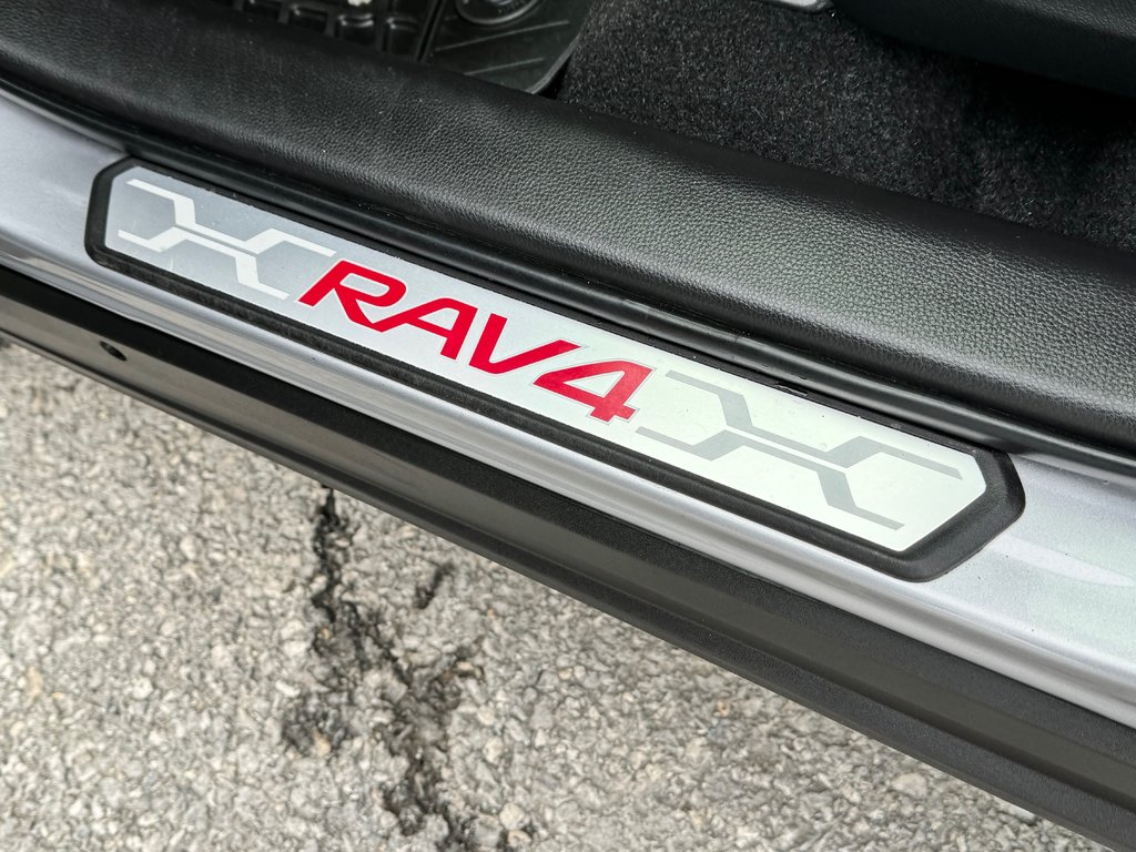 RAV4 Prime SE AWD / HYBRIDE + ÉLECTRIQUE / AUBAINE A SAISIR / 2021 à Thetford Mines, Québec - 32 - w1024h768px