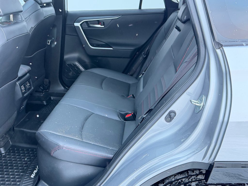 Toyota RAV4 Prime XSE GROUPE TECH / GAR. FULL 12-10-27=100KM WOW ! / 2023 à Thetford Mines, Québec - 67 - w1024h768px