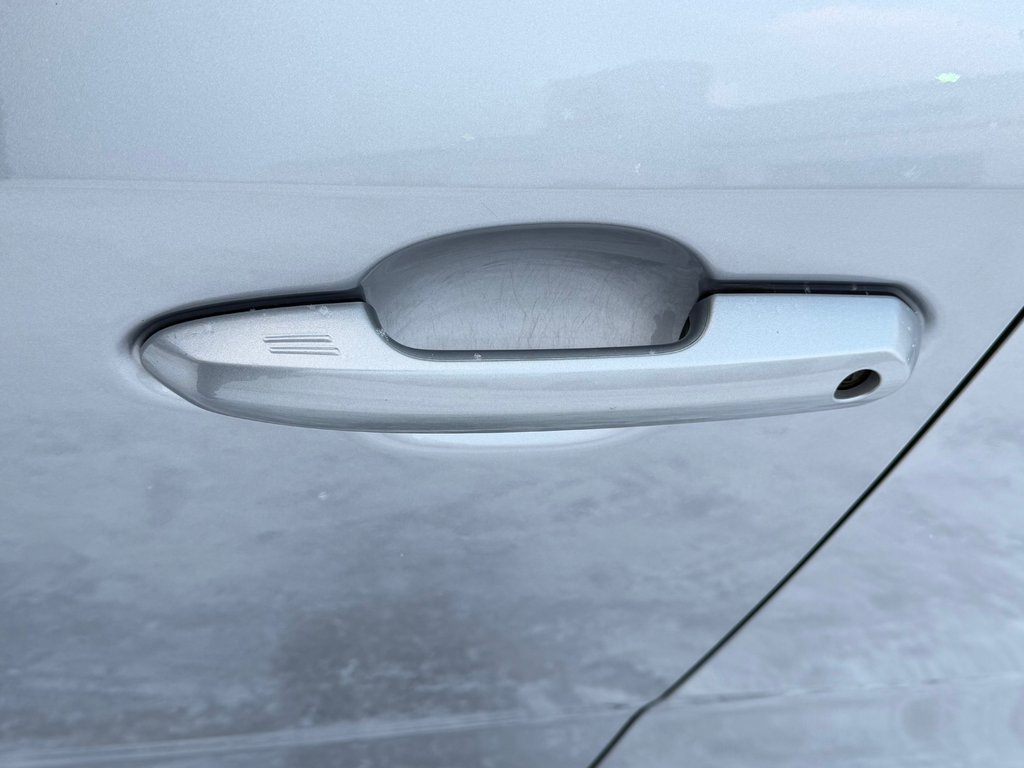 Toyota RAV4 Prime XSE GROUPE TECH / GAR. FULL 12-10-27=100KM WOW ! / 2023 à Thetford Mines, Québec - 23 - w1024h768px