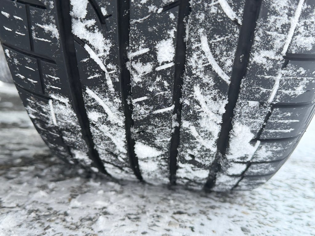 Toyota RAV4 Prime XSE GROUPE TECH / GAR. FULL 12-10-27=100KM WOW ! / 2023 à Thetford Mines, Québec - 19 - w1024h768px