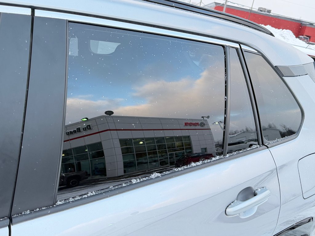 Toyota RAV4 Prime XSE GROUPE TECH / GAR. FULL 12-10-27=100KM WOW ! / 2023 à Thetford Mines, Québec - 24 - w1024h768px
