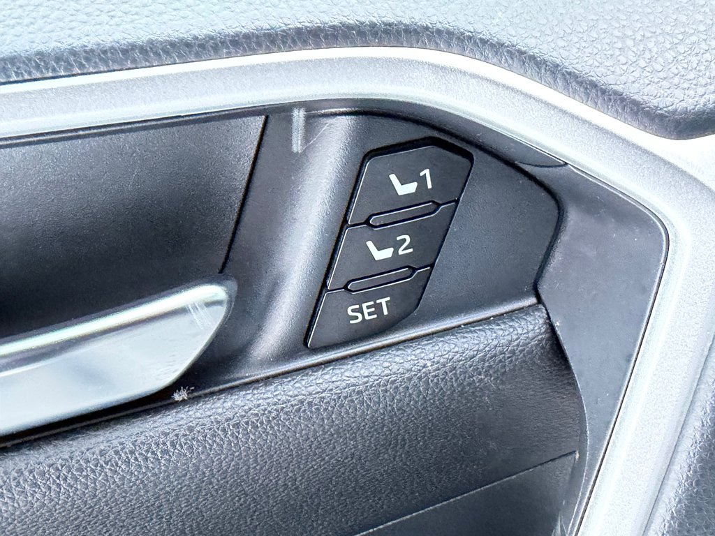 Toyota RAV4 Prime XSE GROUPE TECH / GAR. FULL 12-10-27=100KM WOW ! / 2023 à Thetford Mines, Québec - 34 - w1024h768px