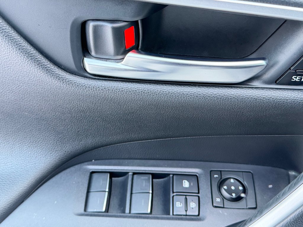 Toyota RAV4 Prime XSE GROUPE TECH / GAR. FULL 12-10-27=100KM WOW ! / 2023 à Thetford Mines, Québec - 33 - w1024h768px