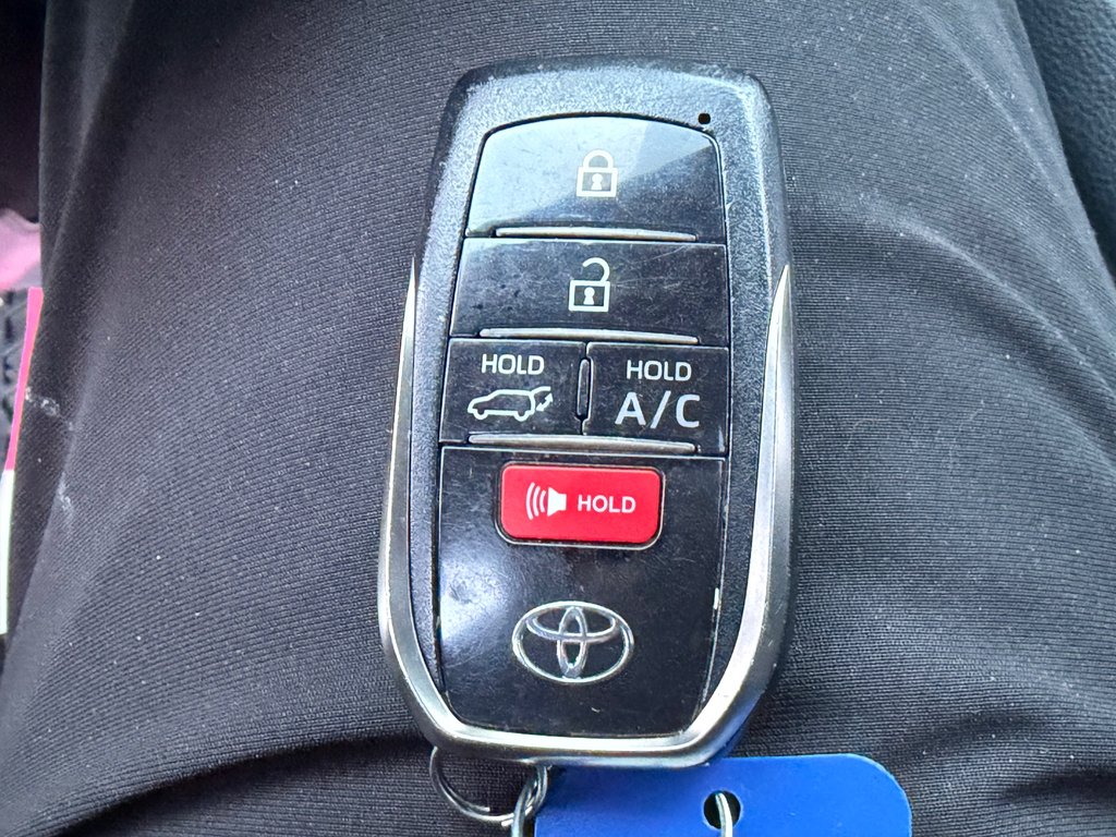 Toyota RAV4 Prime XSE GROUPE TECH / GAR. FULL 12-10-27=100KM WOW ! / 2023 à Thetford Mines, Québec - 63 - w1024h768px