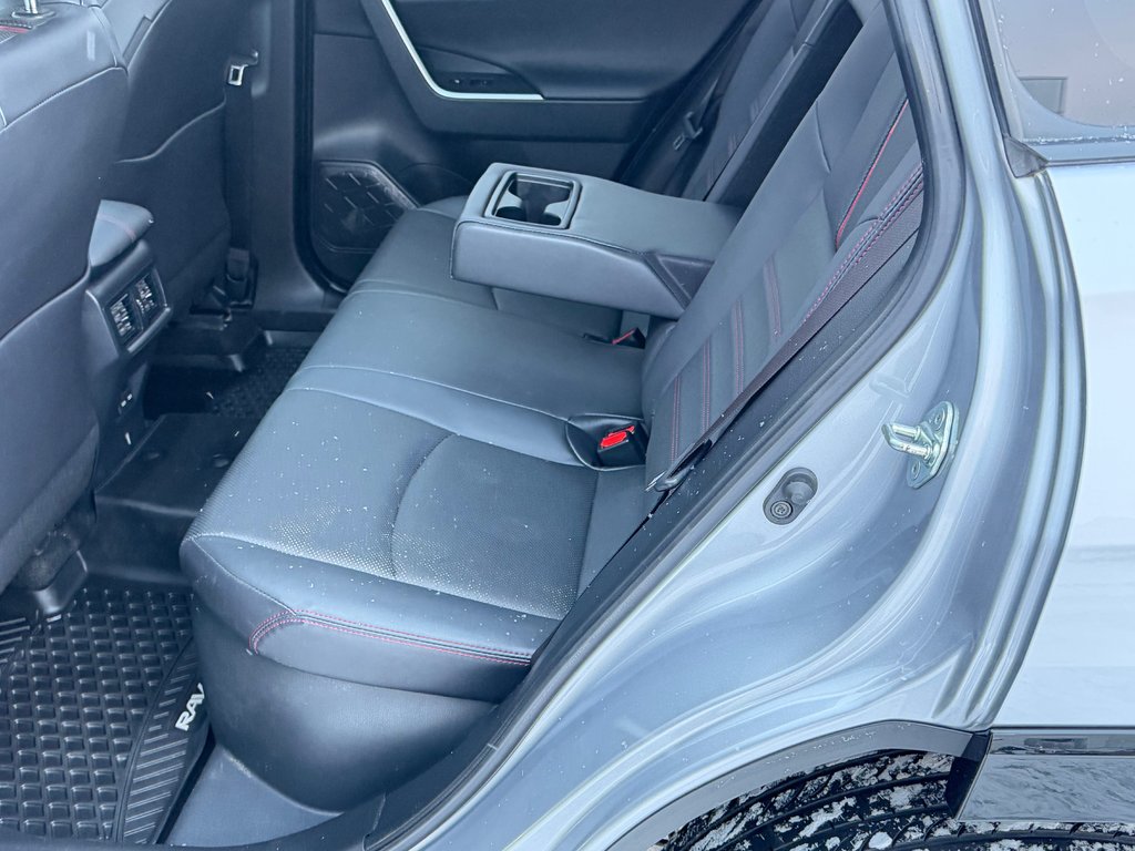Toyota RAV4 Prime XSE GROUPE TECH / GAR. FULL 12-10-27=100KM WOW ! / 2023 à Thetford Mines, Québec - 68 - w1024h768px